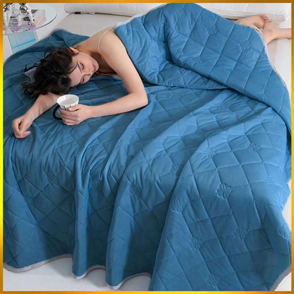 Alloet Summer Cooling Comforter Lightweight Breathable Bedding